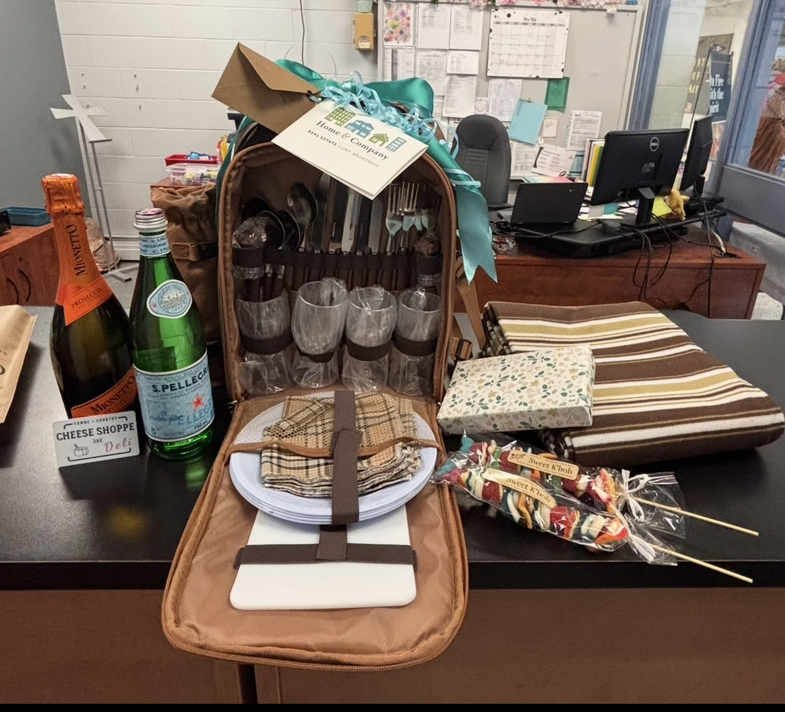 Family Picnic - Enjoy an outing with the whole family with this picnic bag filled with treats - INCLUDES a $50 Gift Card to Towne & Country Cheese Shoppe AND MORE!!!!