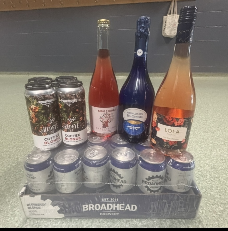 Summer Drink Gift Pack - Includes 23 cans of Broadhead Blueberry Blonde, 4 cans of Powerhouse Redeye Coffee Blonde, a bottle of Shale Ridge, Prosecco, & Lola wine